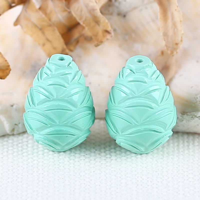 

Hand Carved popular Turquoise Shell Shaped Pendant Beads 18x13m8g