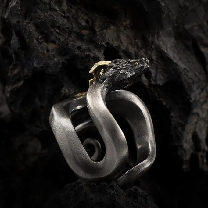 

Men's Deep Sea Baku Nawa Horn Snake Ring Trendy Light Luxury Personality Niche Ring