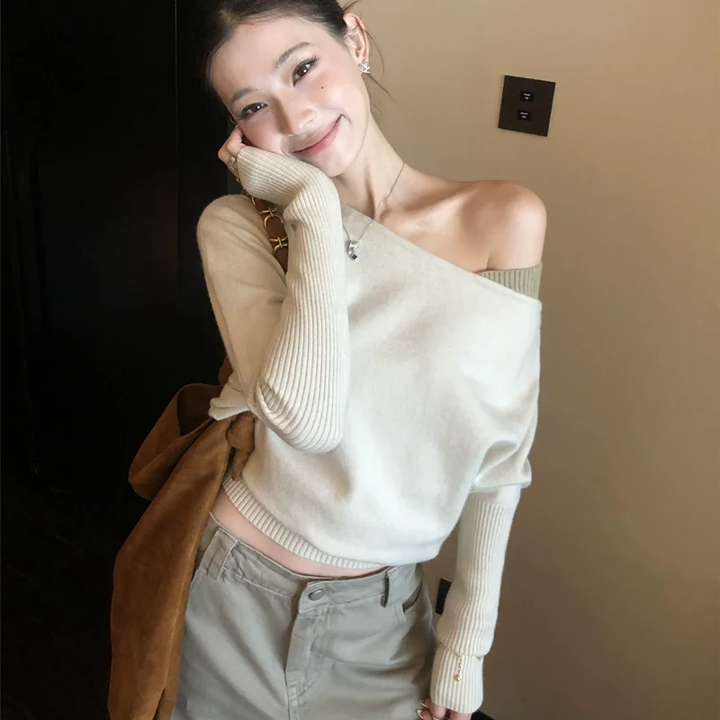 2025 Korean Version Office Color Block Diagonal Shoulder Long Sleeve Knitted Sweater Women's Elegant off Shoulder Soft Top