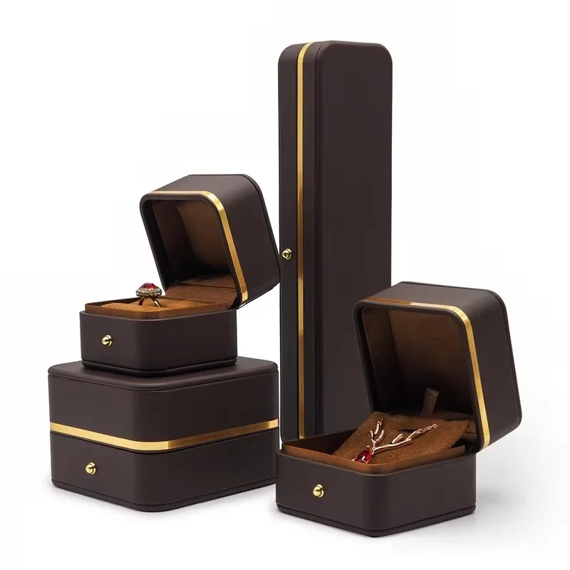 UOGE Elegant Light Luxury Brown PU Leather Jewelry Organizer for Pendant Necklace Ring Bracelet Gift Packaging