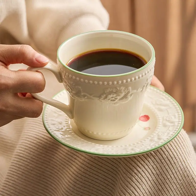 

Embossed Strawberry Coffee Cup With Plate, Mug, Ceramic Cup, Household Drinking Cup, High-Quality Yogurt Cup With Handle