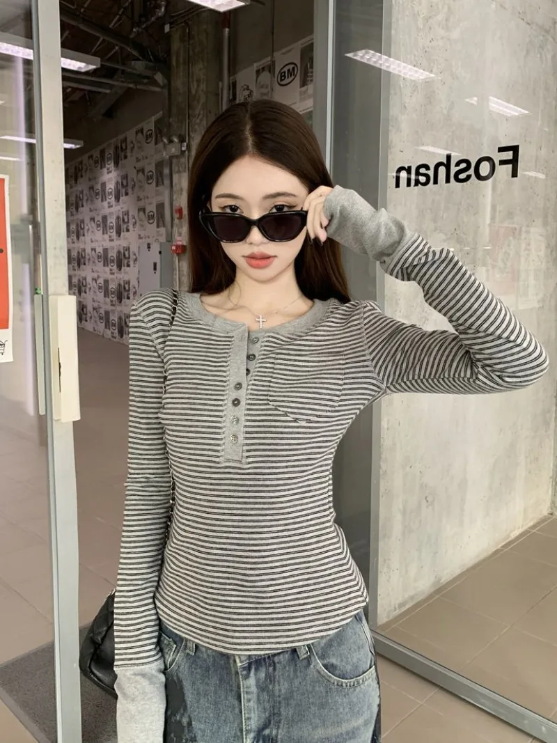 

High End Semi Open Collar Button Striped Long Sleeved T-shirt for Women's Autumn New Style Versatile and Slimming Bottom Top