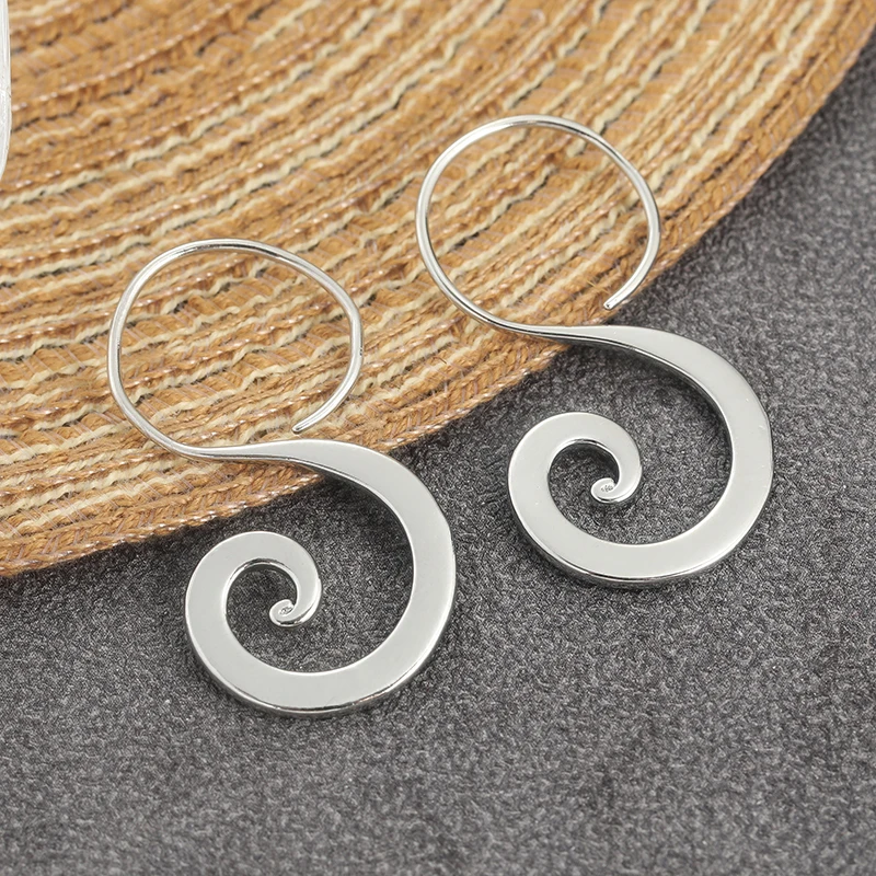 Fashion Simple Style Spiral Silvery Plated Dangle Earrings for Women Classic Temperament Banquet Celebration Jewelry Accessories