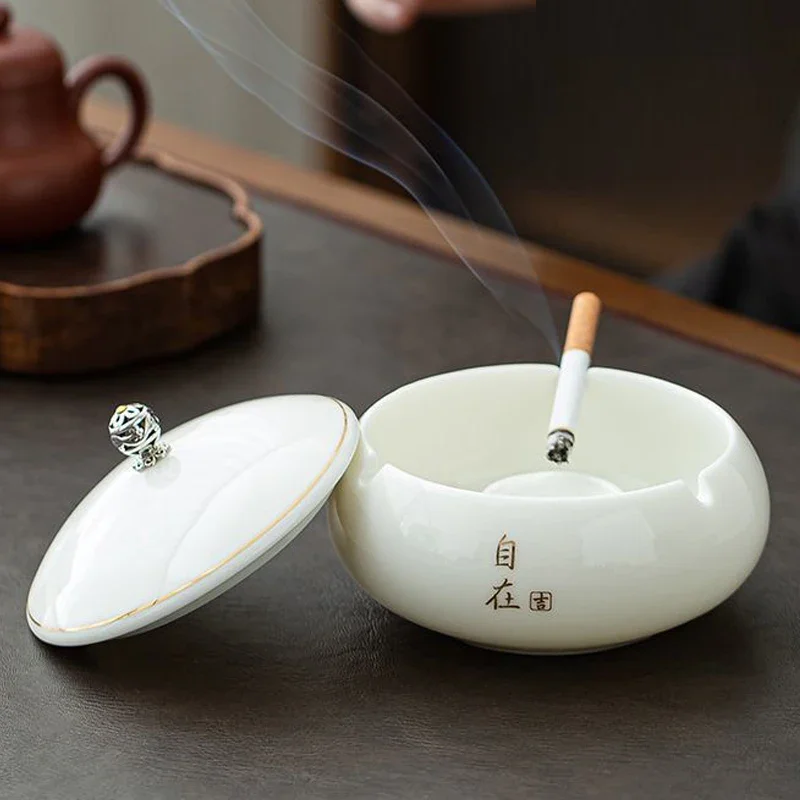 

1 шт., креативная белая фарфоровая пепельница, современная роскошная трендовая пепельница для дома, офиса, гостиной, портативная крышка, пепельница с защитой от лета C1