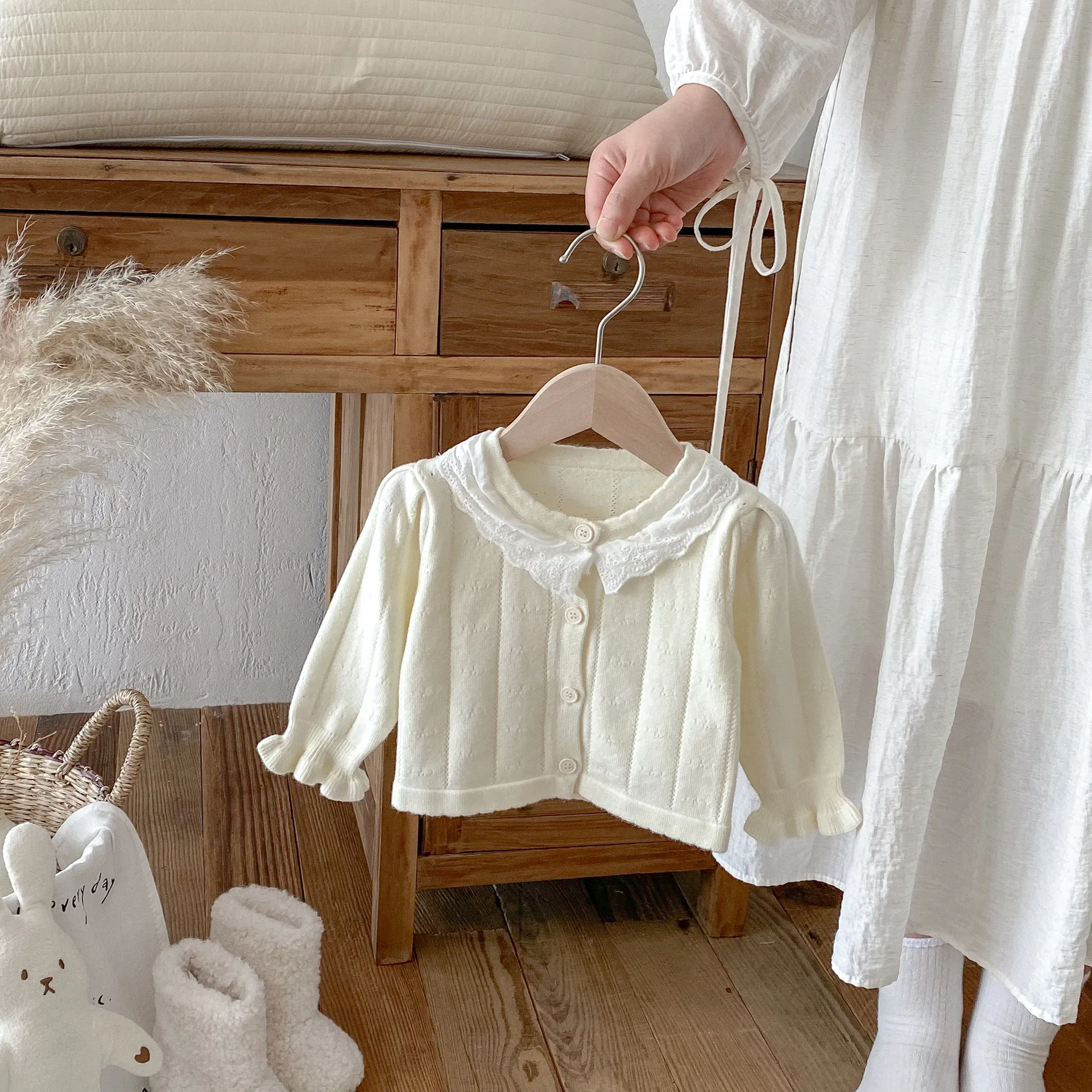 Korean Version of Autumn New Baby Girl Knitted Cardigan Jacket Infant Lace Collar Versatile Coat Top