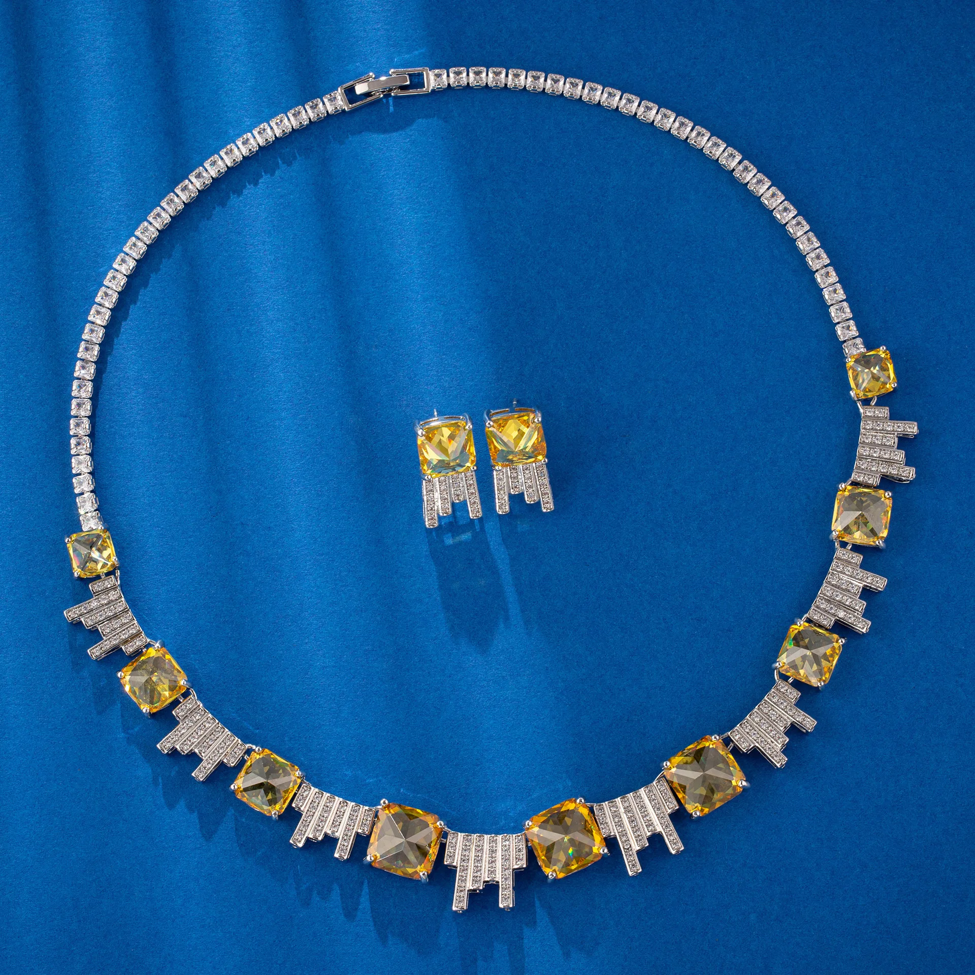 

Изысканный комплект украшений в стиле светской львицы, выполненный из желтого кирпичного керамогранита, для женщин, в ретро-французском элегантном дворцовом стиле: колье, серьги, модные аксессуары.