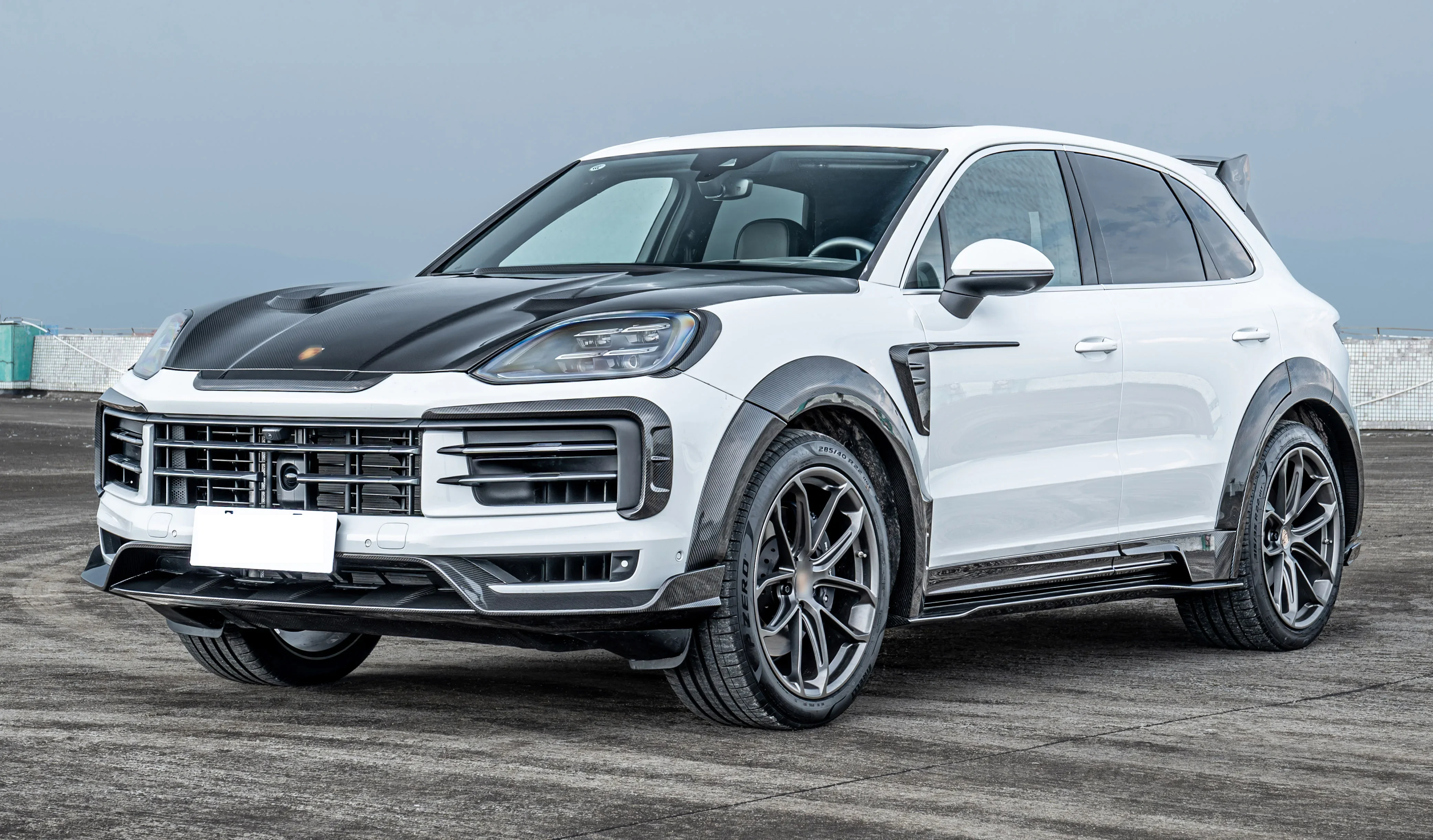 تجميل لـ Cayenne 2024-2025 9Y0.2 OE نسخة مطورة MSY Mansory نموذج كربون جاف صغير التفاف المصد الأمامي #1