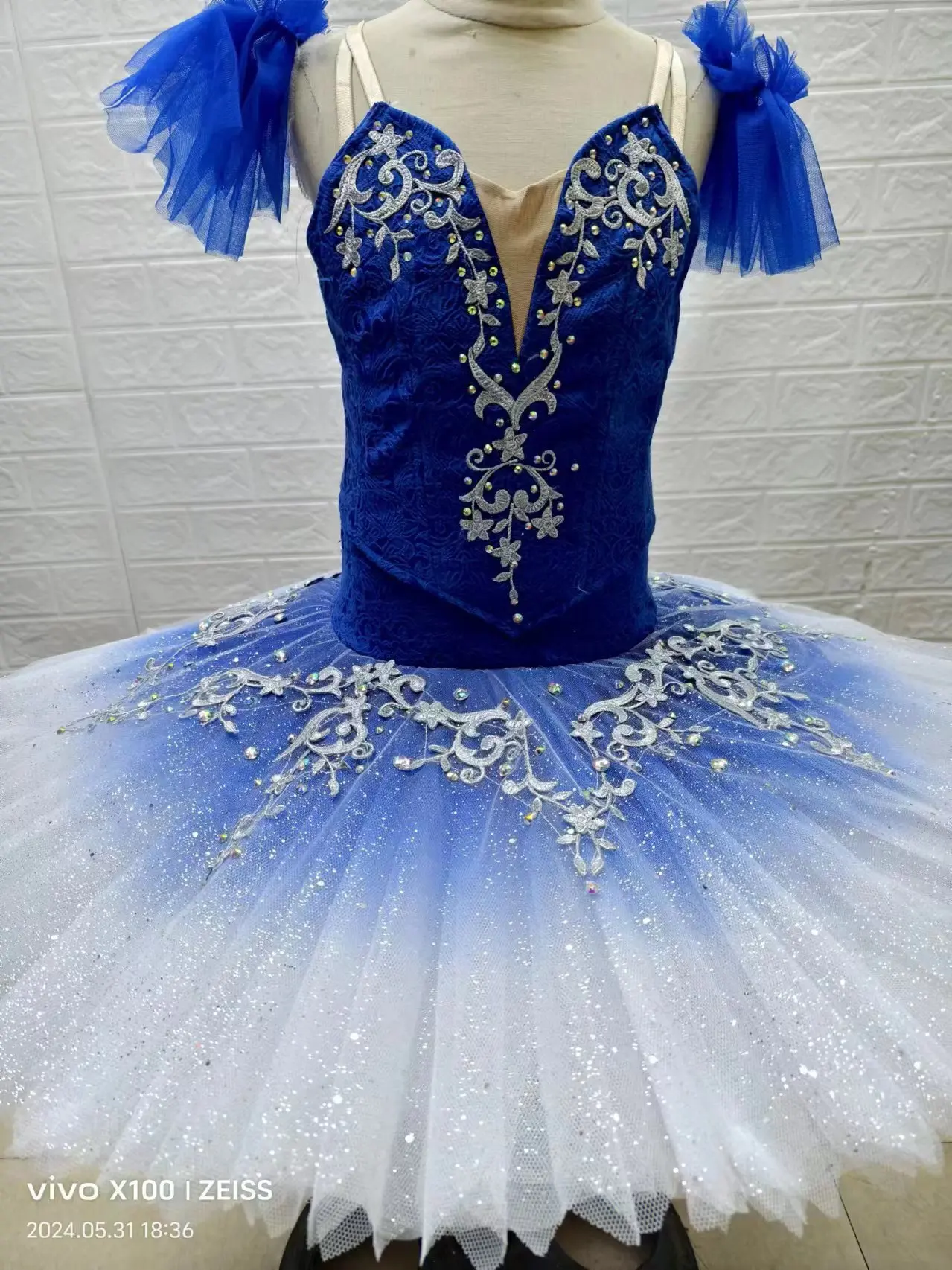 Professional High Quality 12 Layers Custom Size Kids Girls Women Adult Stage Performance Wear Ombre Blue Ballet Tutu Costumes