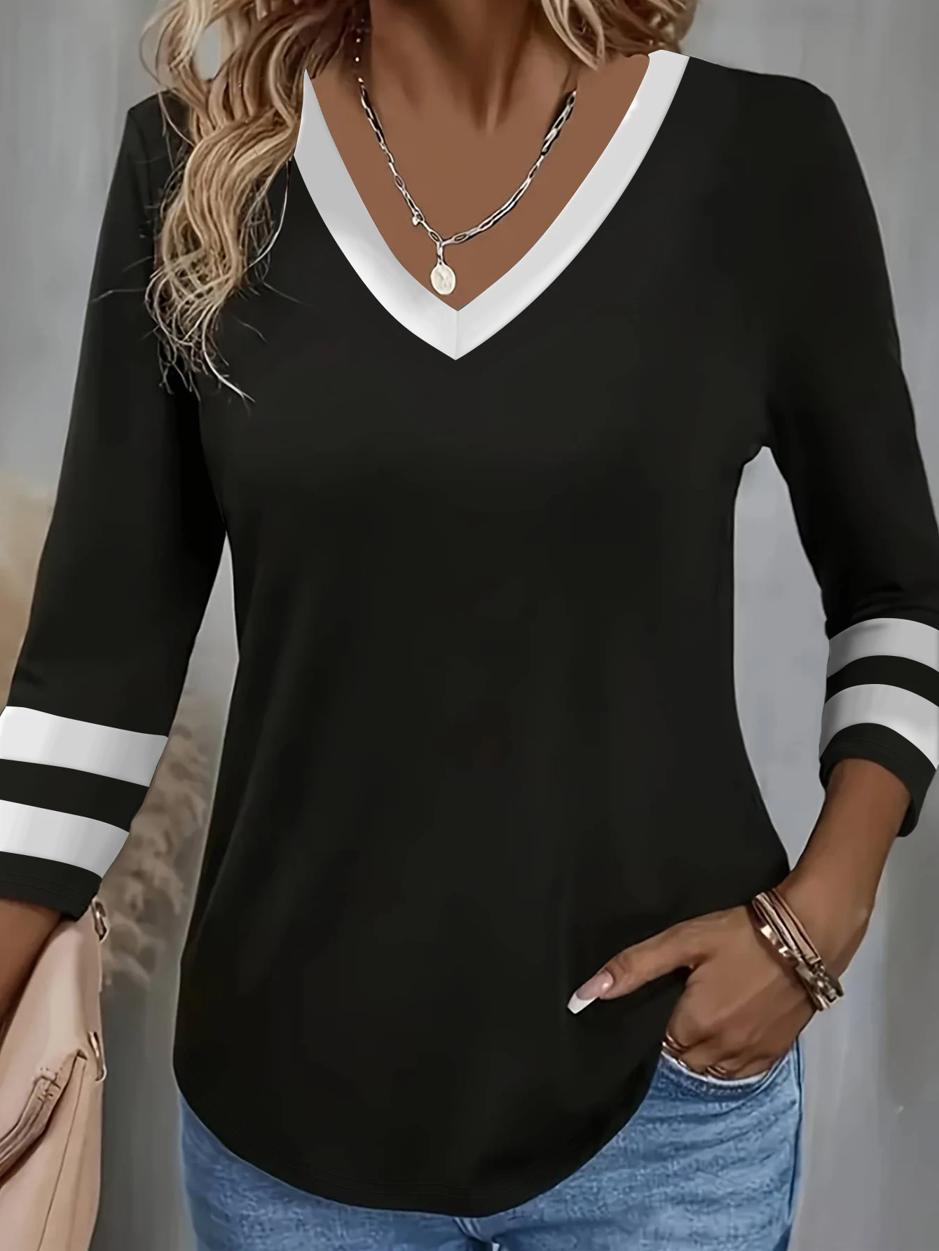 2025 V-neck Long Sleeve Women's Autumn Winter New Tops Versatile Slim Casual High-end Design T-Shirt