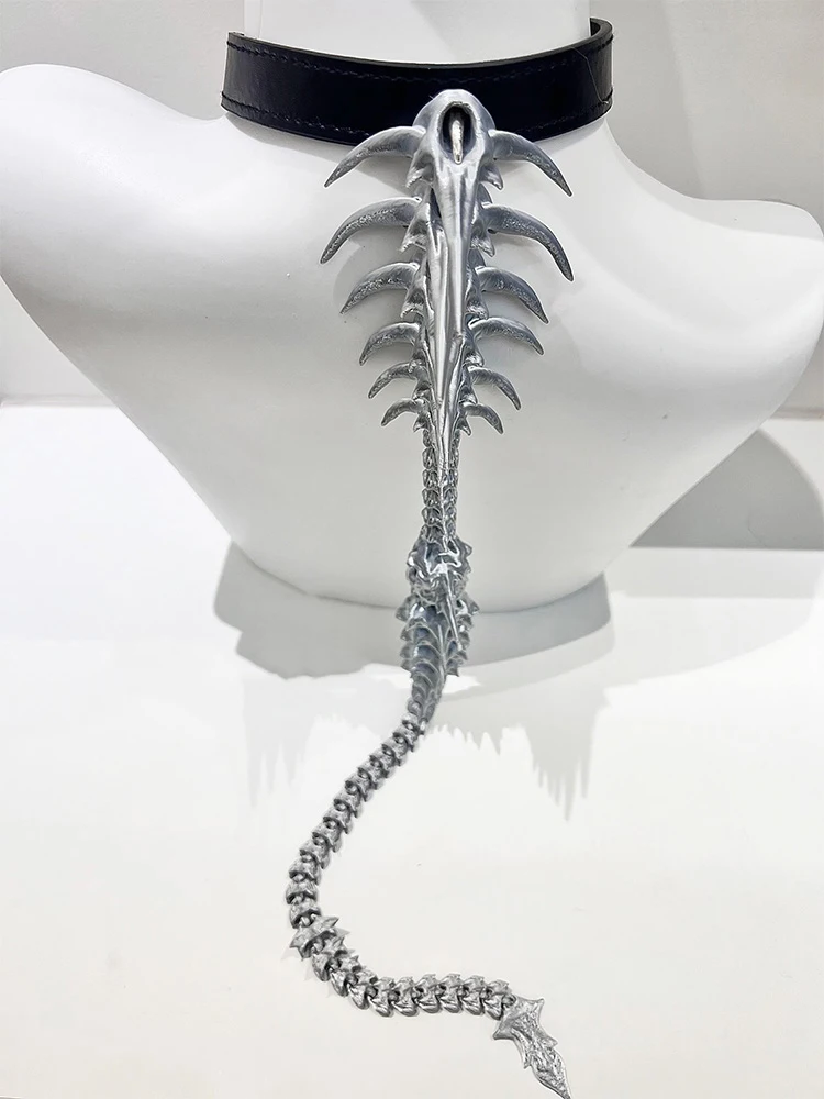ZHUHE The Spiny Spine Necklace In The Neo-Gothic Style Is A Jewelry Accessory For Men And Women And A Party Gift