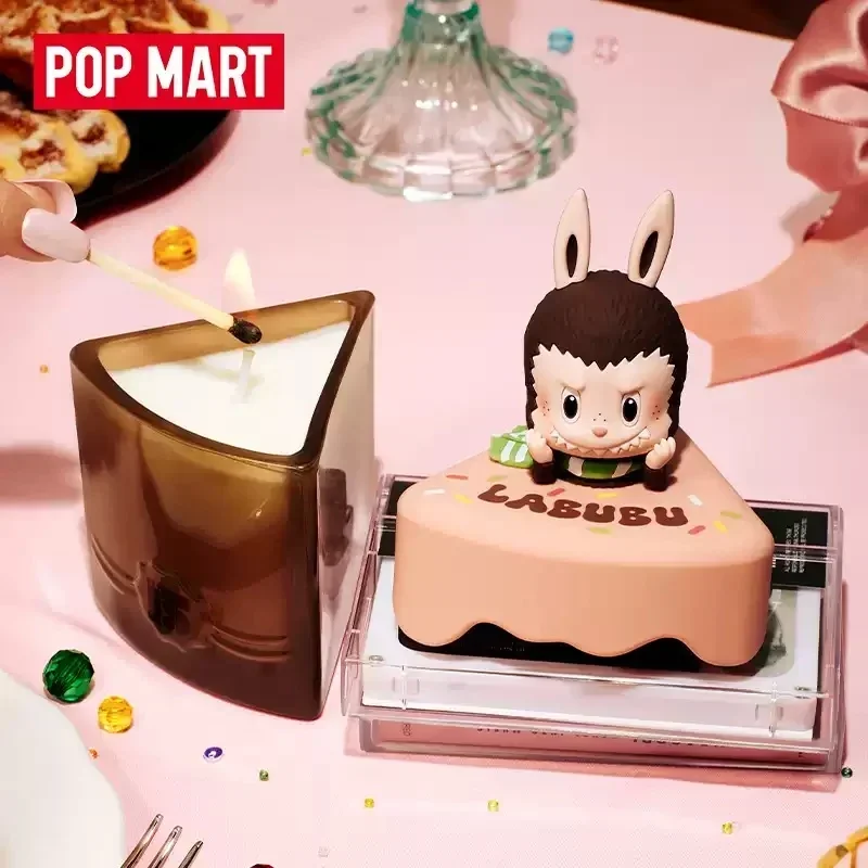 POP MART ฉลองช่วงเวลาแห่งความทรงจำ ซีรีส์ครบรอบ 15 ปี POP MART เทียนหอมกล่องสุ่ม ของเล่นตุ๊กตา ฟิกเกอร์อนิเมะน่ารัก