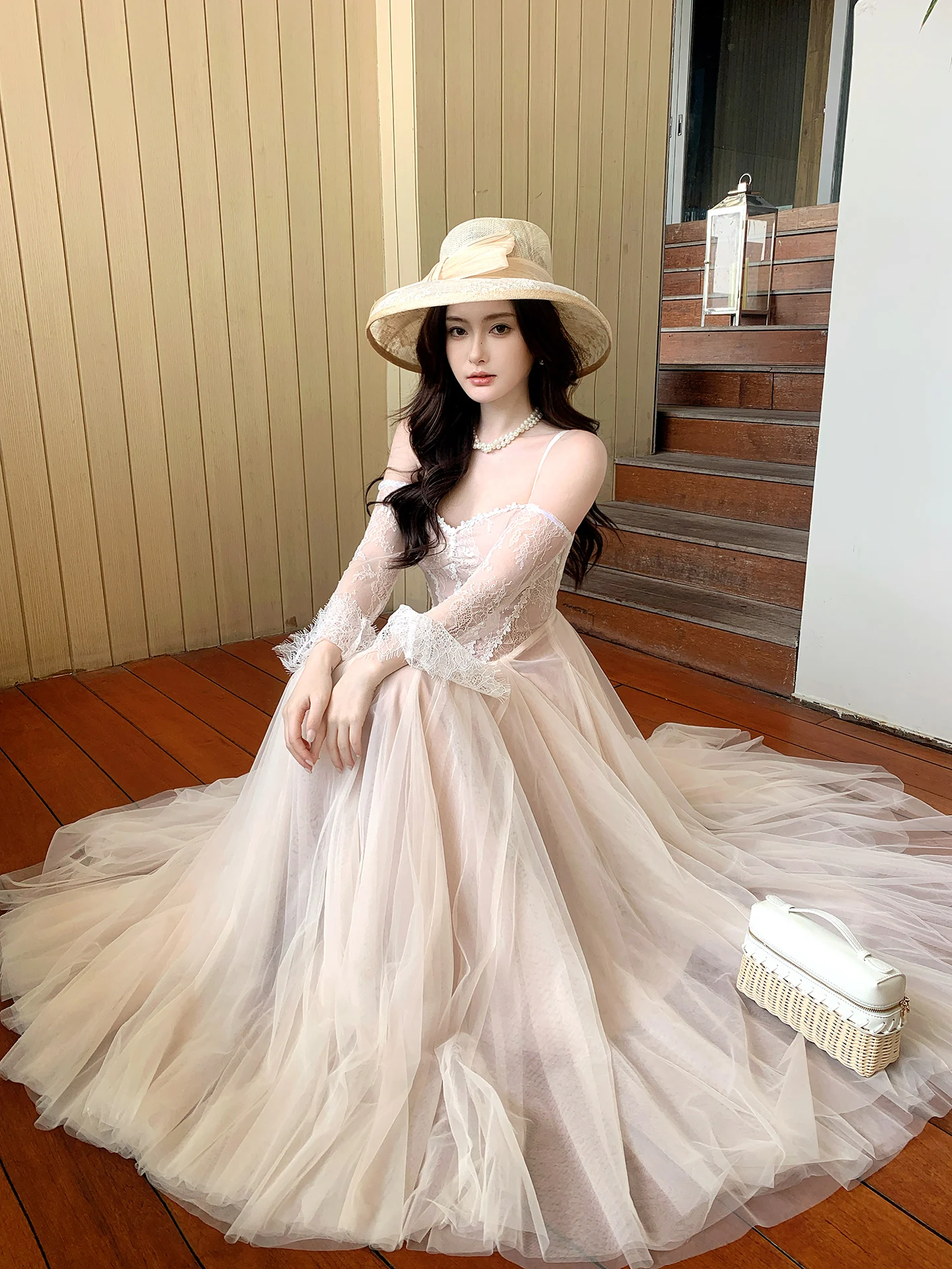 

Розовое кружевное платье с бретельками, подарок на день рождения, французский стиль, с драпировкой на талии, длинными рукавами, застежкой-молнией, приталенное, А-силуэт, юбка