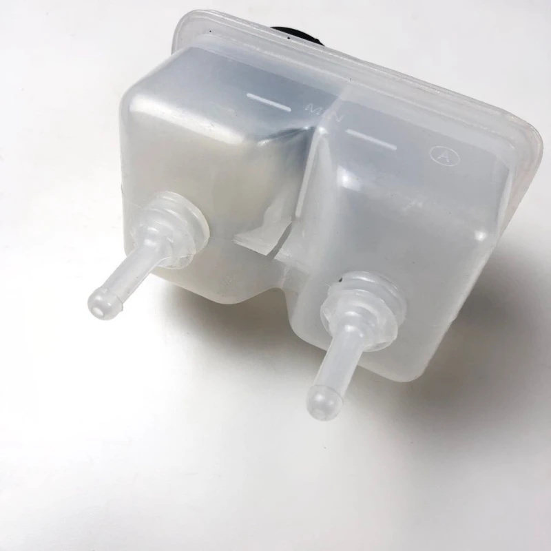 Dongfanghong 804 904 Tractor Agricultural Machinery Parts Plastic Kettle Transparent