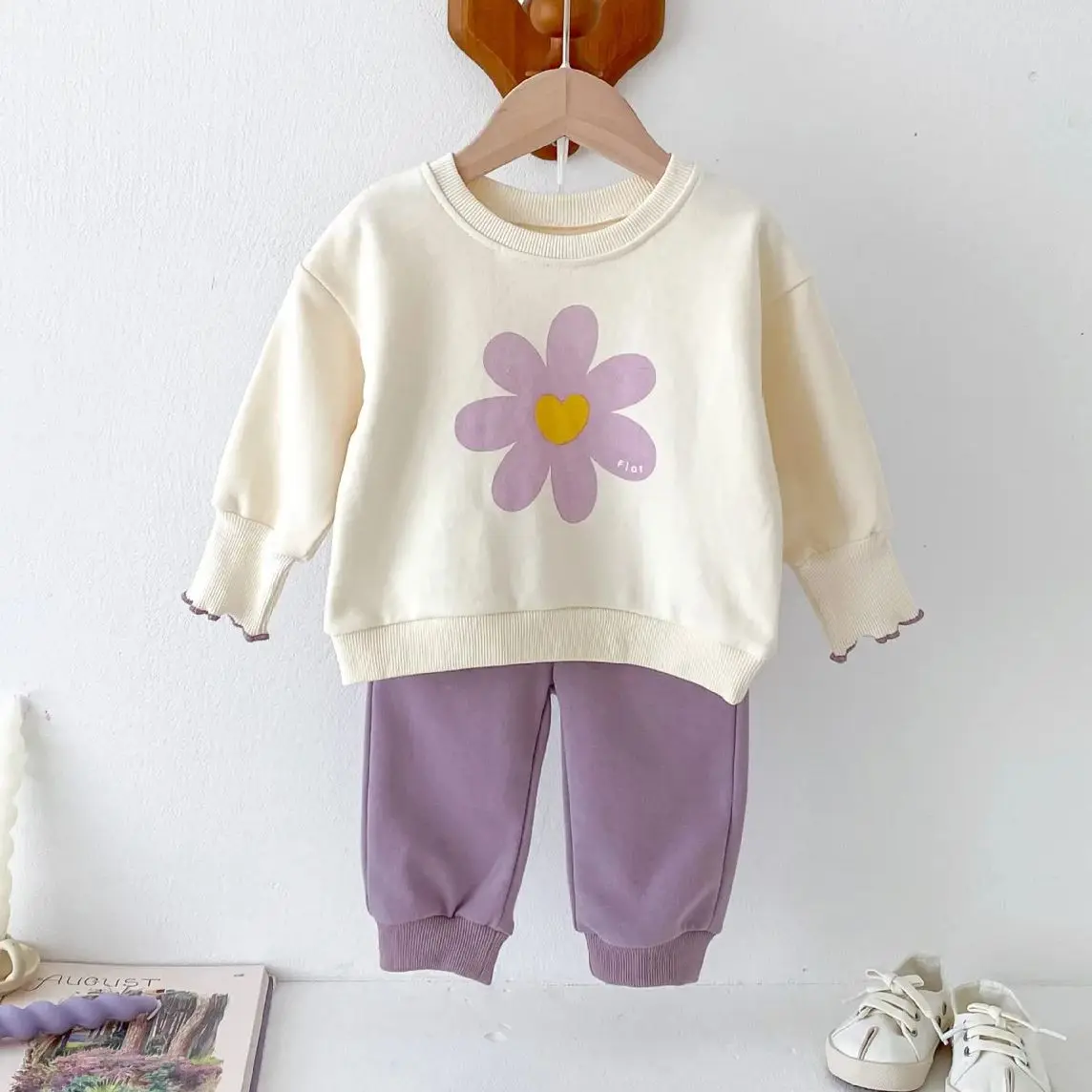 

Autumn Toddler Girls 2 Piece Outfit Set Daisy Print Sweatshirt With Pants For Kids Cute Soft Casual Wear Clothes Baby Tracksuits