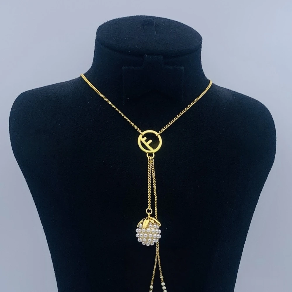 

Новое ожерелье Fen 2025 года, ретро-кулон, высокий темперамент, подходит для повседневного ношения