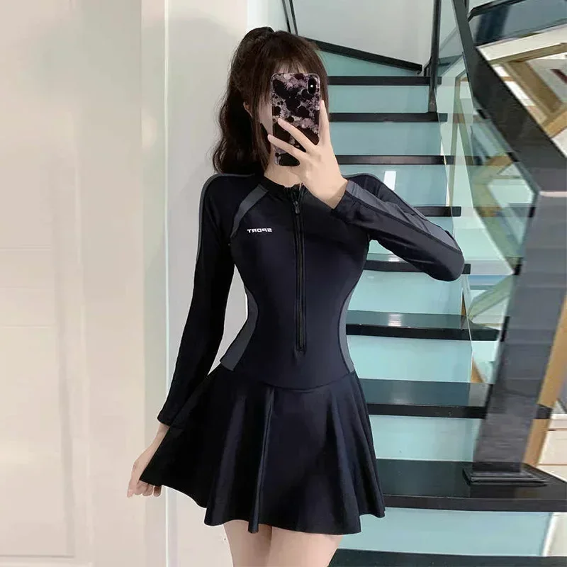 زي السباحة النسائي قطعة واحدة رياضية بسيطة فستان جديد محافظ سبا ملابس السباحة رقيقة ضئيلة عطلة