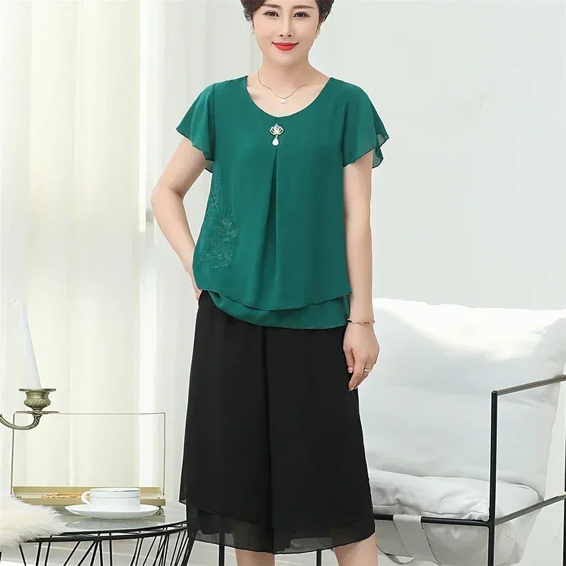 Casual Fashion Set Short-sleeved Chiffon Shirt Summer New Loose Cover Meat Embroidered Blouse Cropped Trousers Two-piece Set