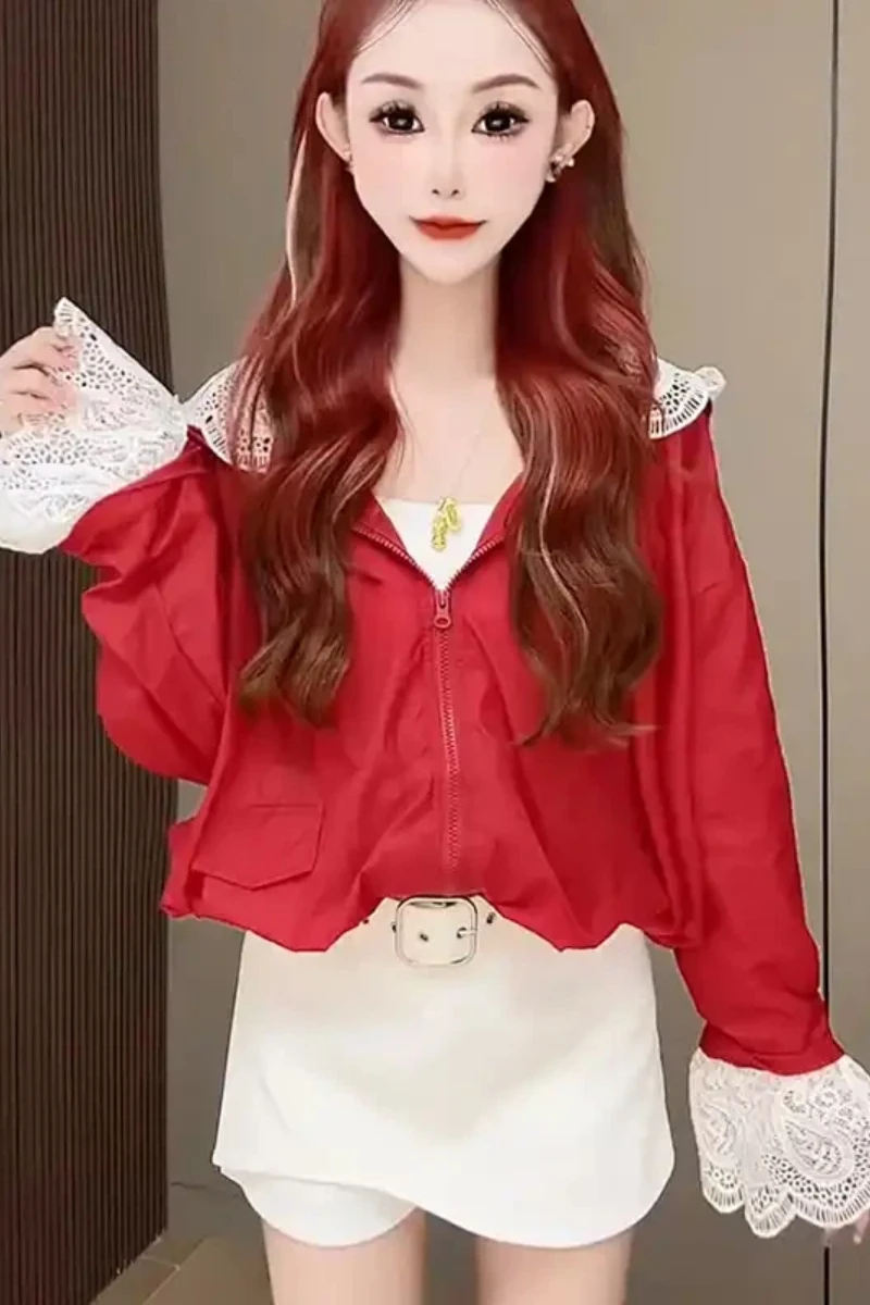 الحلو نمط المرأة بلوزة مع الدانتيل تقليم نفخة الأكمام بيتر بان طوق البريدي الجبهة قصيرة طول عادية ربيع الخريف قمة الموضة