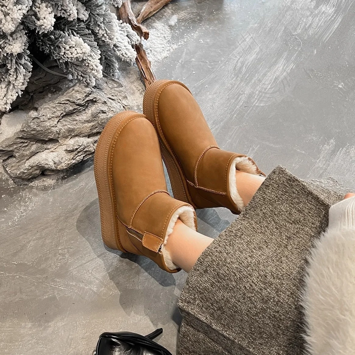 Brown Leather Round Toe Short Snow Boots For Women Platform Thick Flat Sole Heighten Botas De Invierno Para Mujer Plus Plush