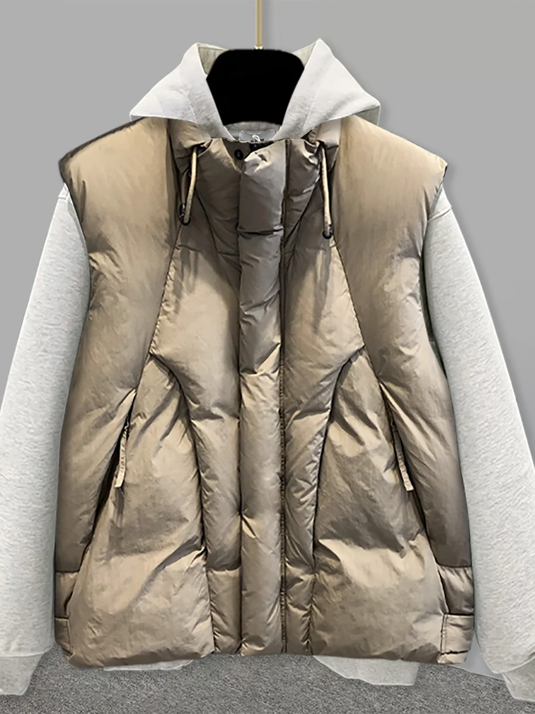 

Мужской пуховый жилет: модный, свободный крой, теплый, осенне-зимний, новый, молодежный стиль, однотонный, на молнии, с различными видами наполнителя