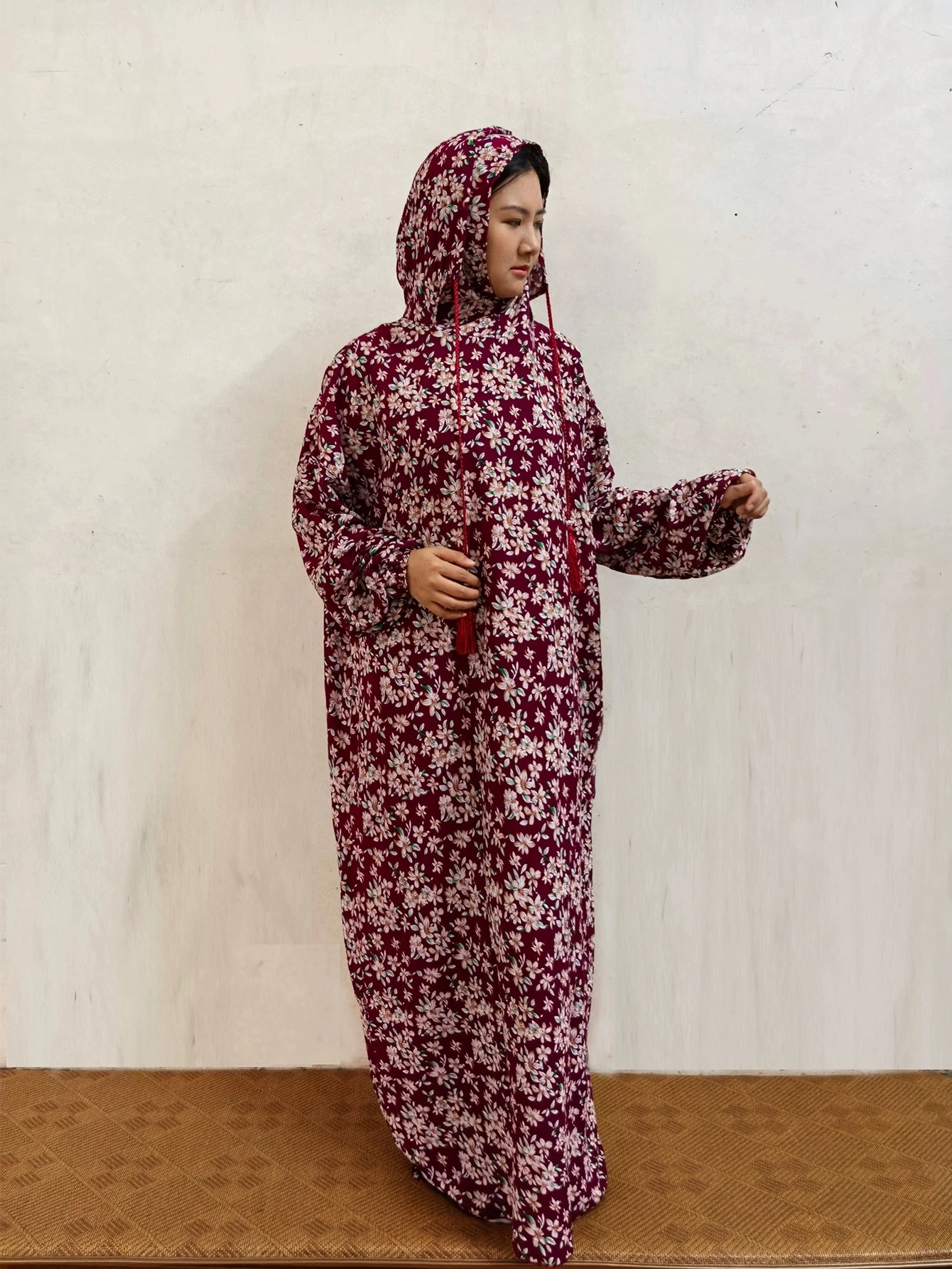 Nuevo vestido musulmán de oración con capucha de Ramadán África Dubai Türkiye bata islámica de manga larga con capucha vestido de mujer abaya islámico estampado