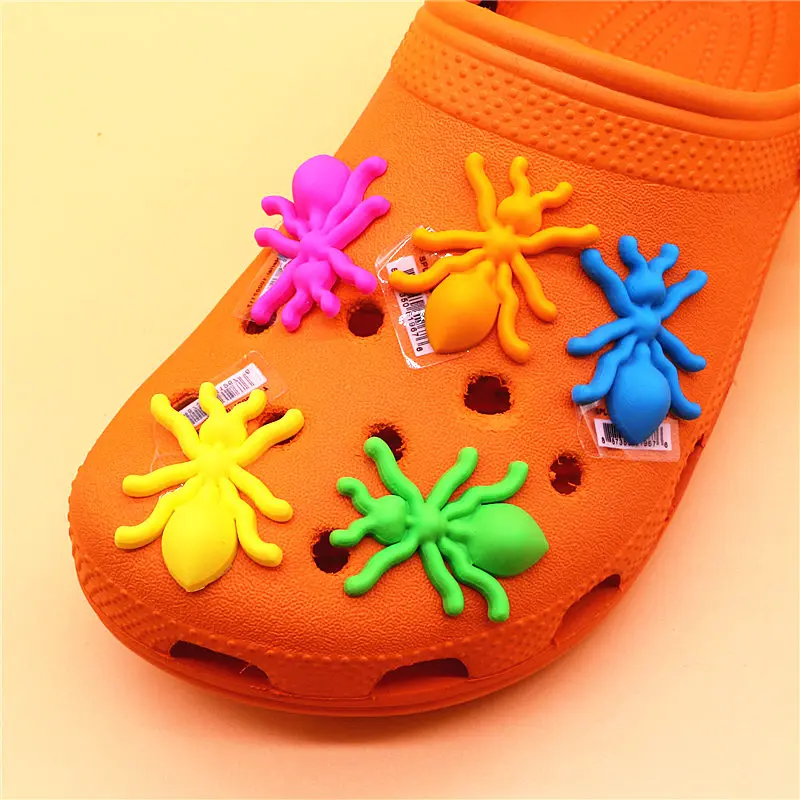 Original 1pcs Cute Ant Shape PVC Shoe Charms Accessories Blue Pink Orange Yellow Green Ants Clogs Jeans Upper Decorations Buckle