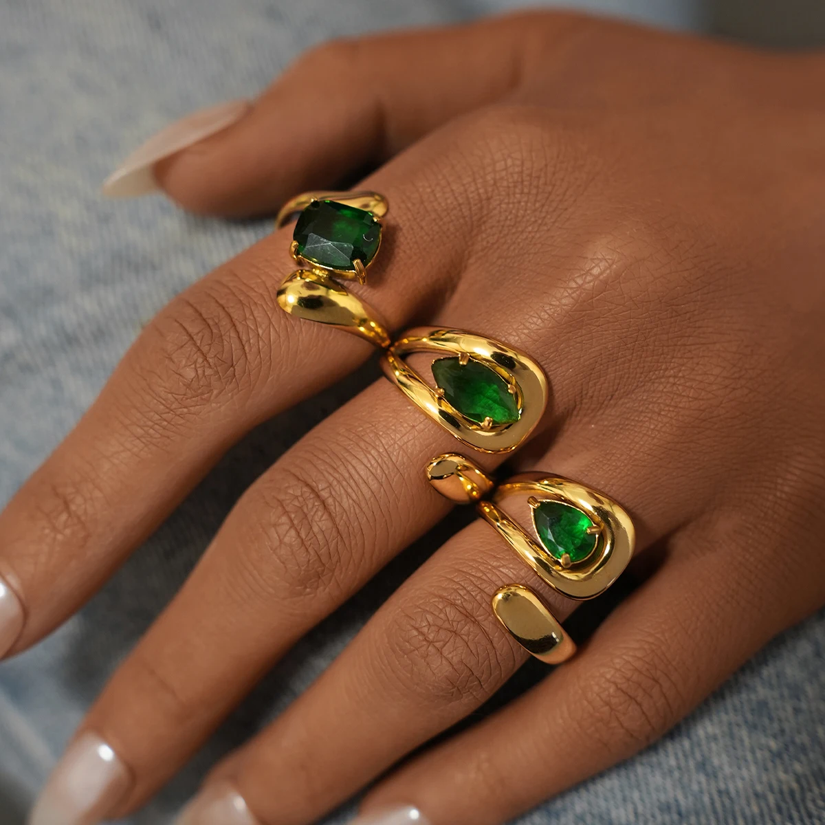 

Attractive Green Square Cubic Zirconia Inlaid Ring Waterproof 316L Stainless Steel Women Charming Daily Jewelry