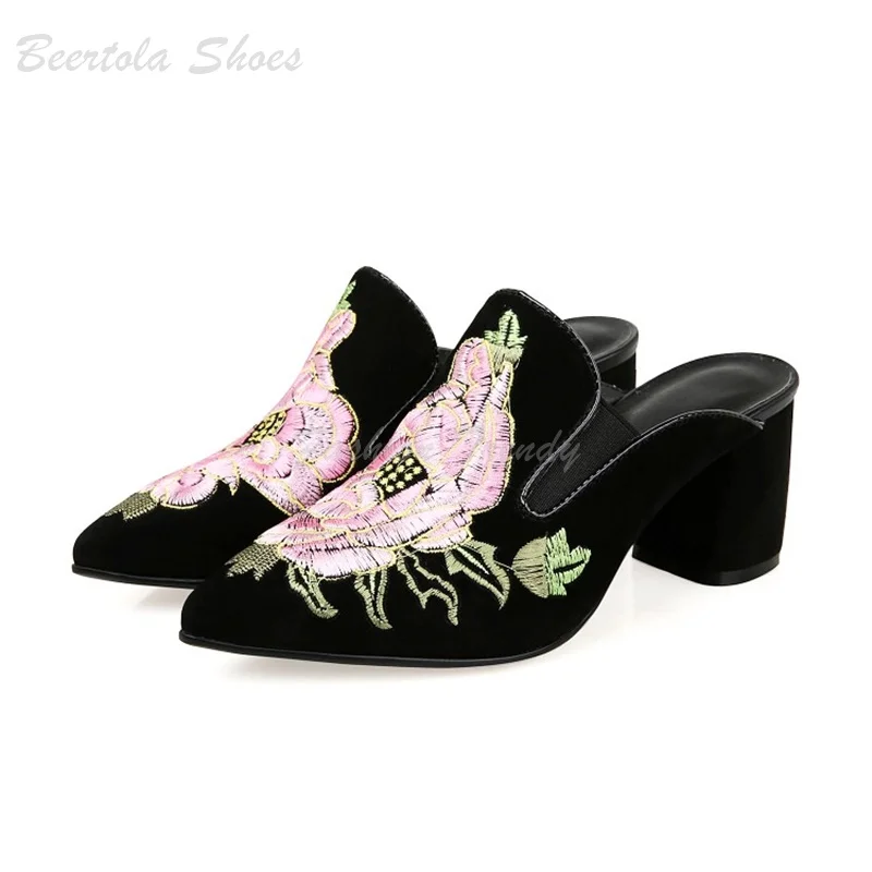 Pantofole in pelle scamosciata nera ricamo fiore rosa donna sandali con Slingback a punta tacco grosso cinturino in raso elegante pompa scarpe