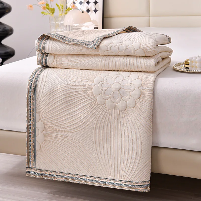 

Summer Thin Quilt Smooth Air Condition Comforter Lightweight Summer Bedspread on The Bed High Luxury Bedding Queen King Size