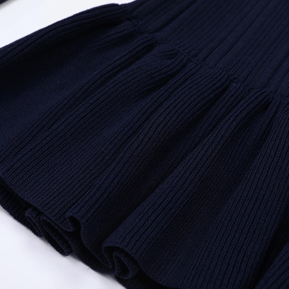 LEOSOXS ツーピース レディースセット ニットペプラムトップ ラッフルカフス＆マーメイドミディスカート ウルトラフェミニンでエレガントなシーンに 2025