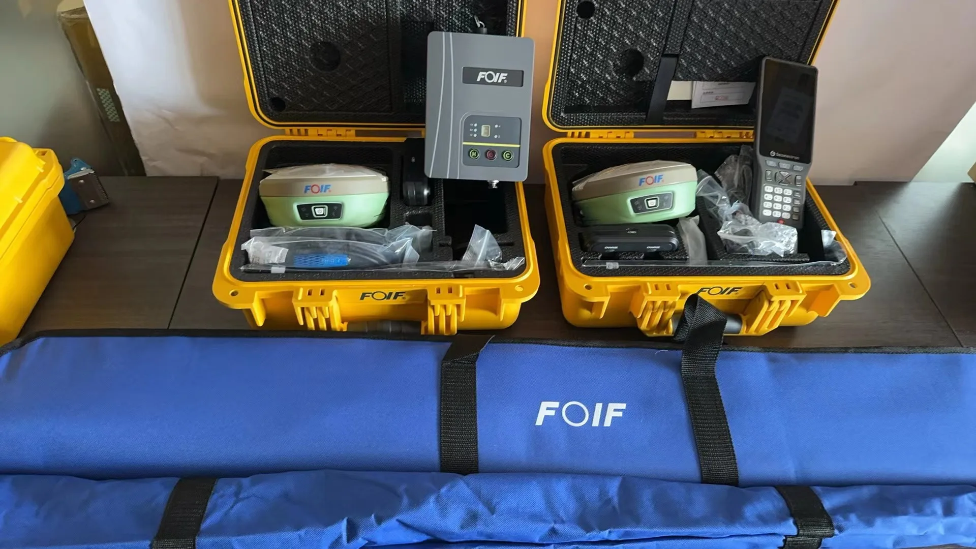 FOIF A90 GPS RTK Survey Equipment Dual Frequency Land Surveying Gnss Rtk, Battery Removable,Rover and Base