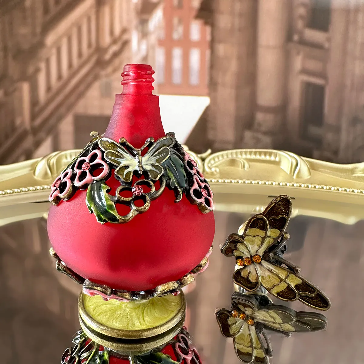 Vintage Red Perfume Bottle Butterfly Flower Decor Refillable Travel Antique Metal Empty Glass Dropper Women Girl Gift