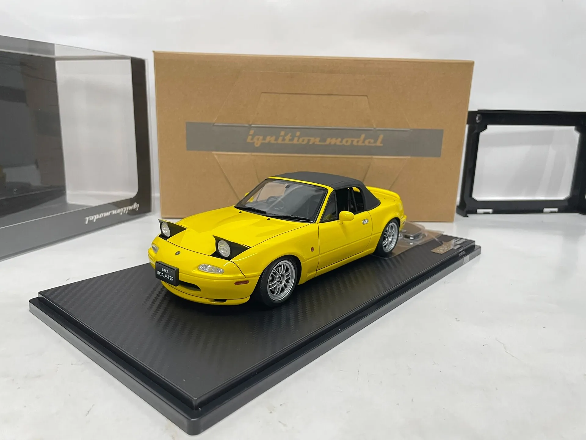 

Масштабная модель автомобиля IG 1:18 Miata MX5, желтая, JDM, лимитированная серия, из смолы и металла, статическая, подарок