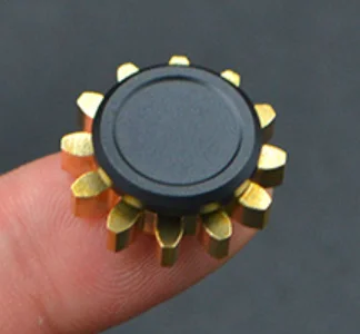 DIY Precision Metal Model Fingertip Spinner Brass Magic Cube Gear Fighting Rotating Birthday Decoration Decompression Toy