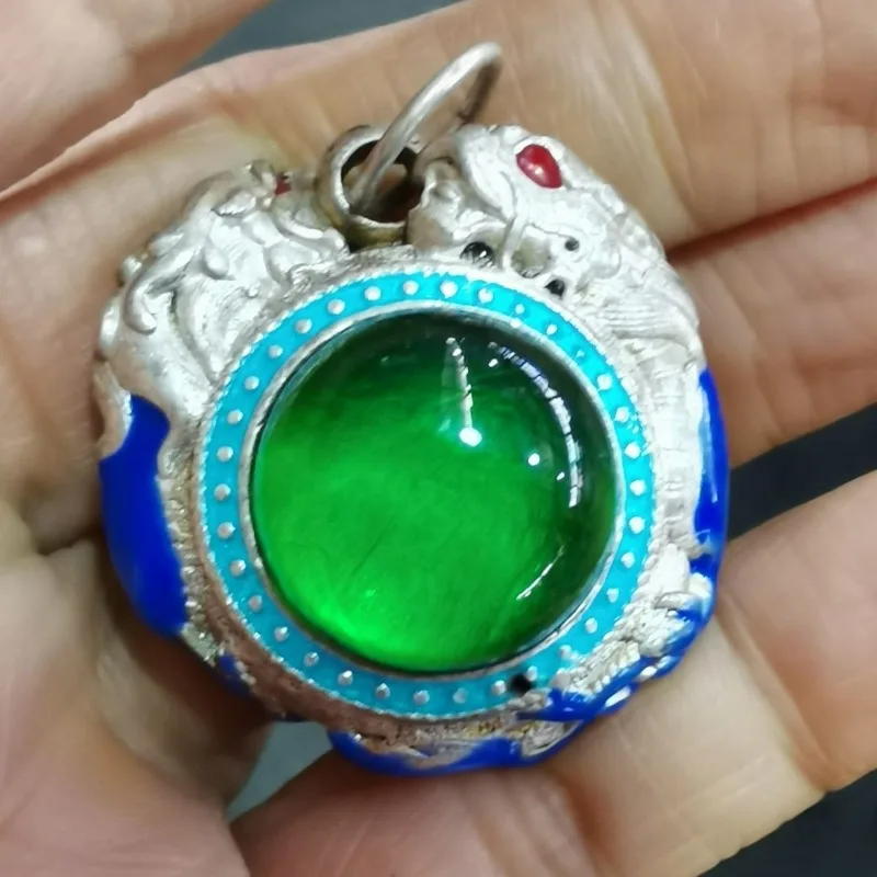 Vintage Patinated Old Silver Cloisonne Pendant, Double‑Sided Inlaid Green Gemstone Retro Curio Collectible Neck Jewelry