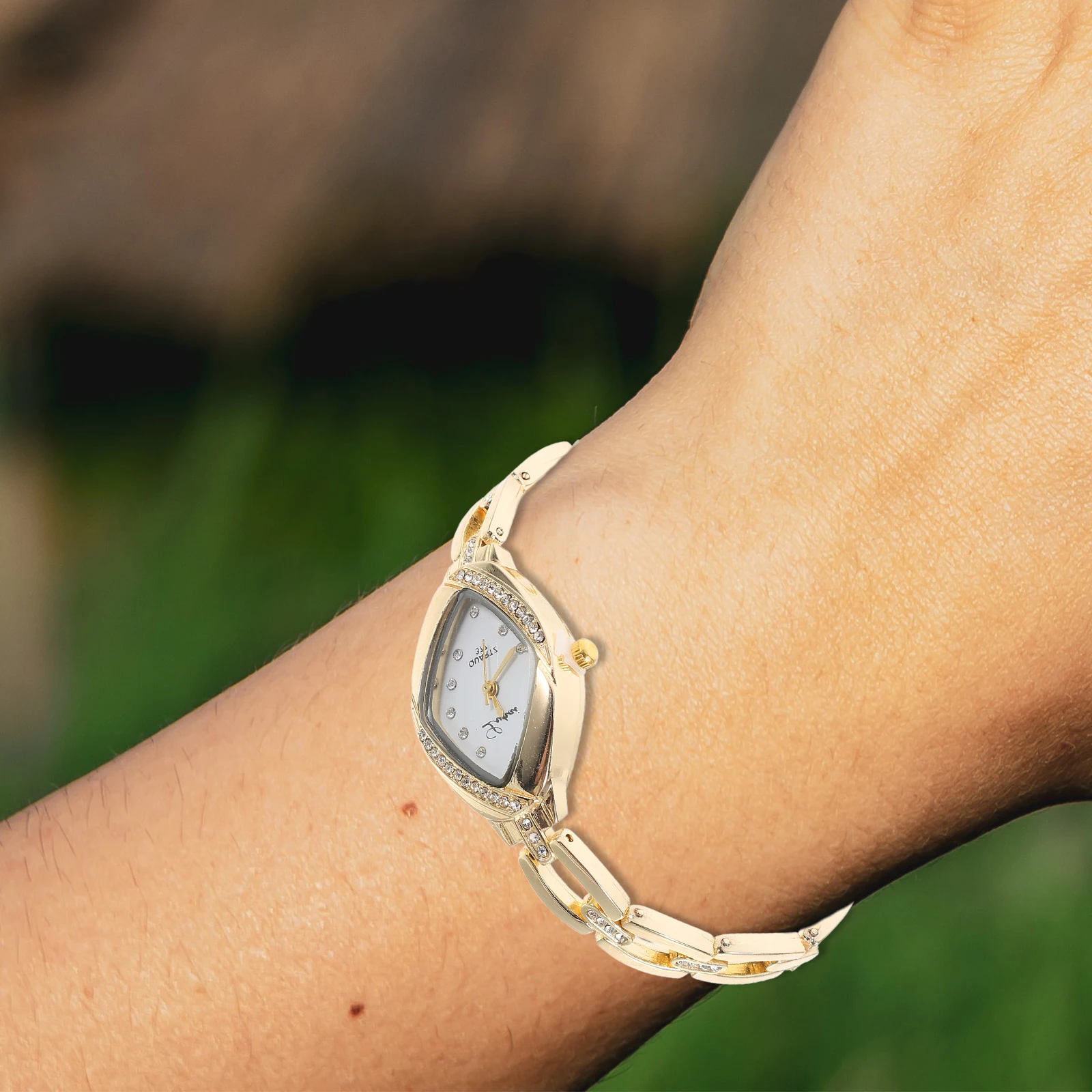 

Diamond Bracelet Watch Women Quartz Watches Silver Gold Bangle Rhinestones Wristwatch Durable Christmas Birthday Valentine Gift