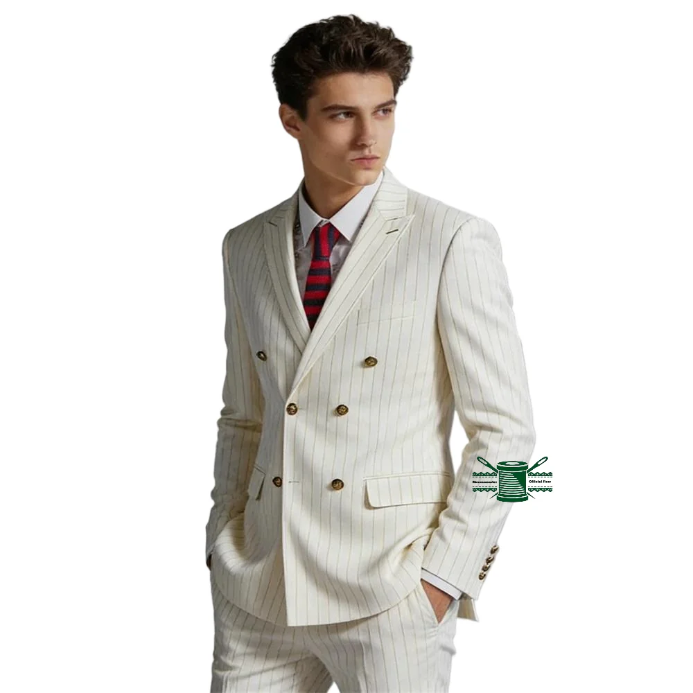 

Мужской деловой костюм-двойка: двубортный пиджак в полоску и брюки. Современный крой. Для ужина и вечерних мероприятий.