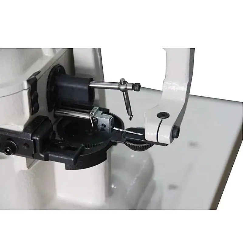Heavy duty lubrication over sewing machine automatic insole sewing machine