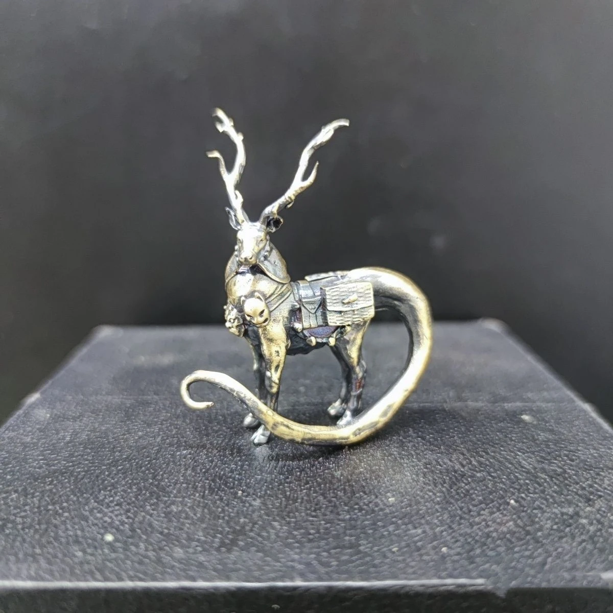 

Solid Copper Reindeer Sculpture - Artistic Bend Tail Deer Nordic Harness Ornament, Luxury TV Cabinet Decor Housewarming Gift