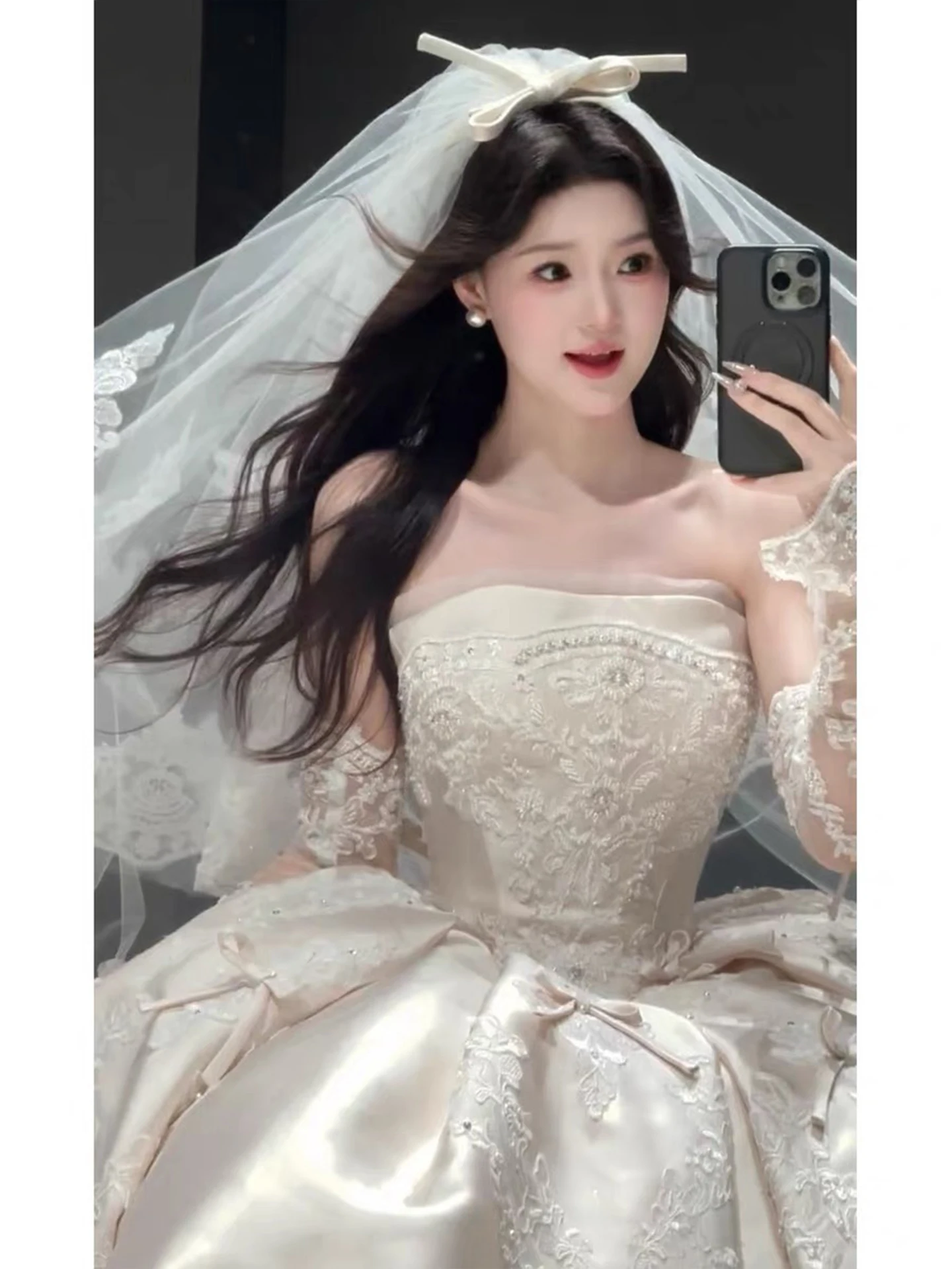 Satin Main Wedding Dress 2026 New Bridal Heavy Work Tube Top French Royal Style Light Luxury Lace Embroidery Advanced Texture