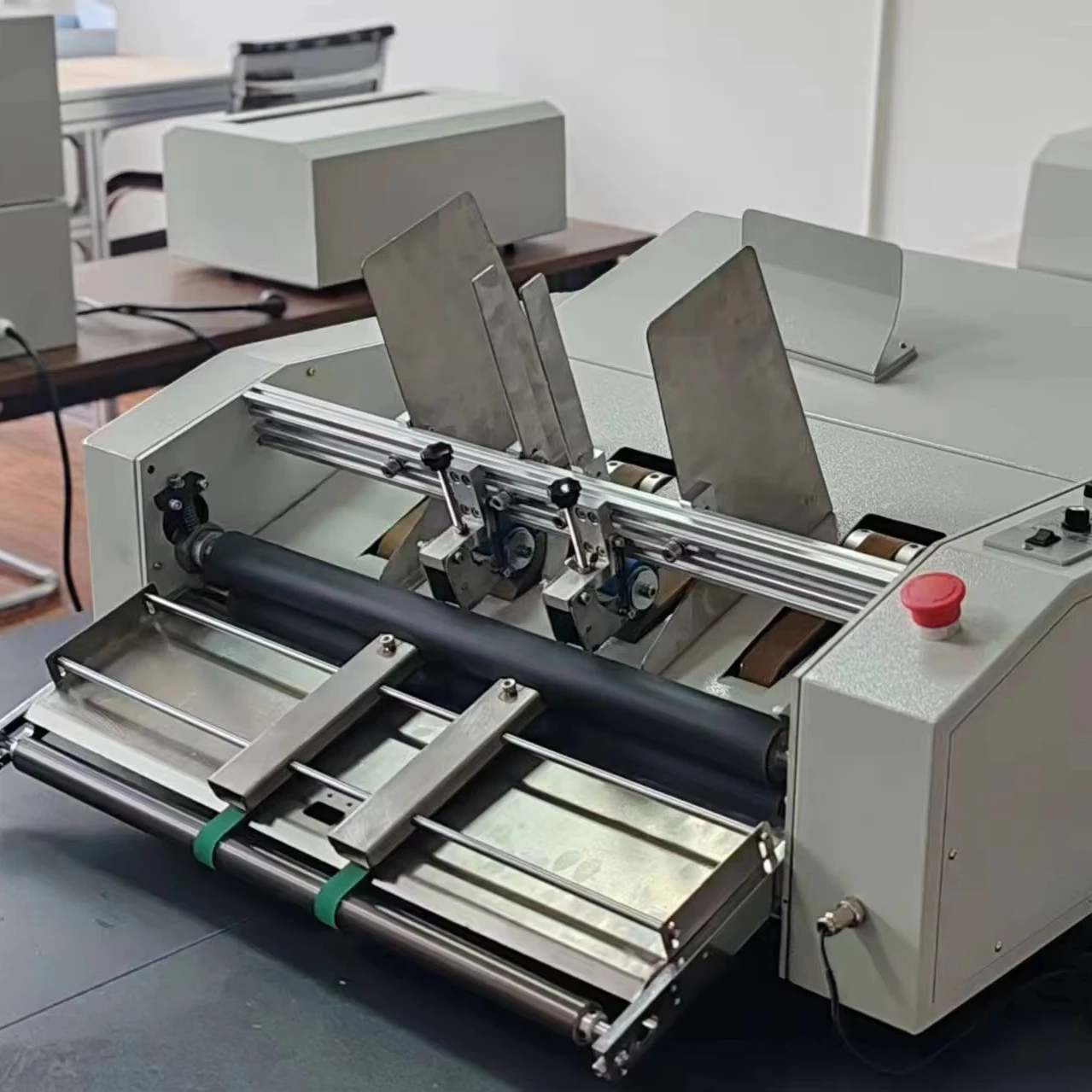 

Manufacturer Automatic Paper Feeder for 140mm to 600mm Width Paper Auto Paper Feeder