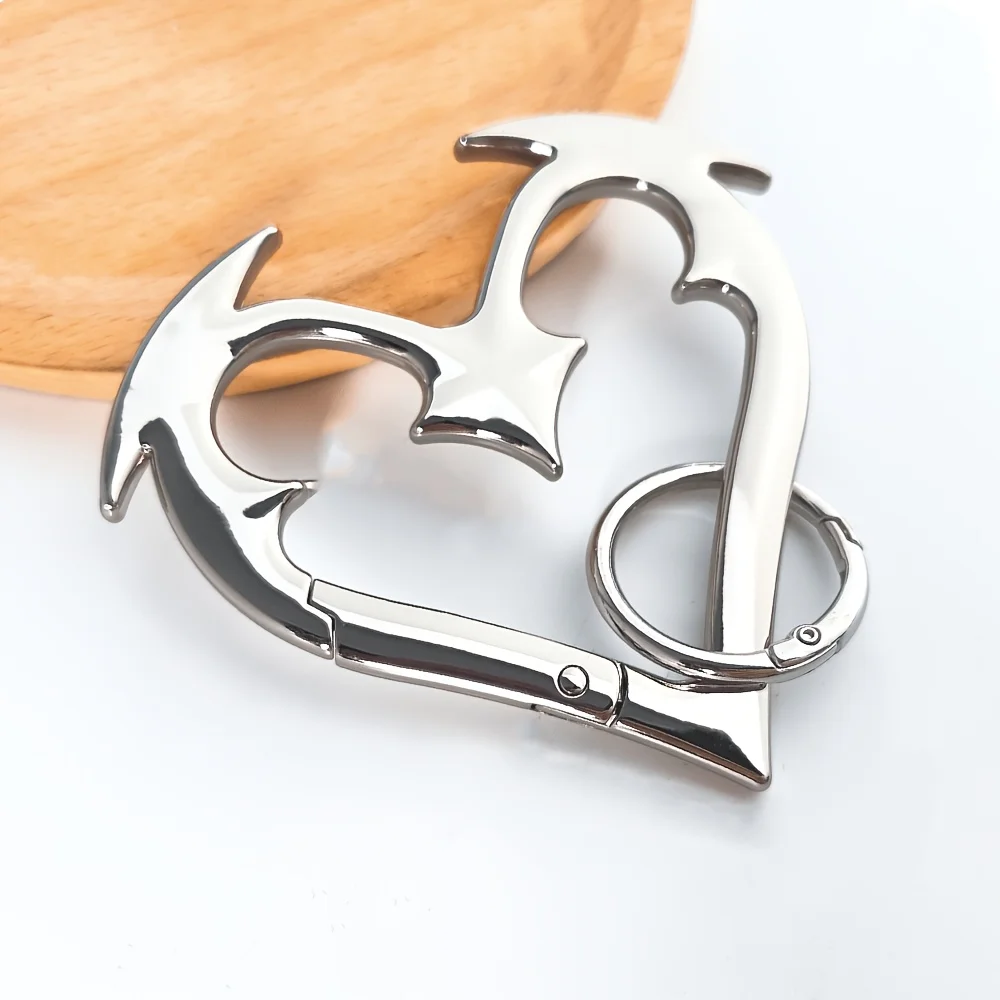 Y2K Gothic Style Thorn Love Metal Mountaineering Buckle Punk Style Four Star Keychain Jeans Waist Bag Pendant
