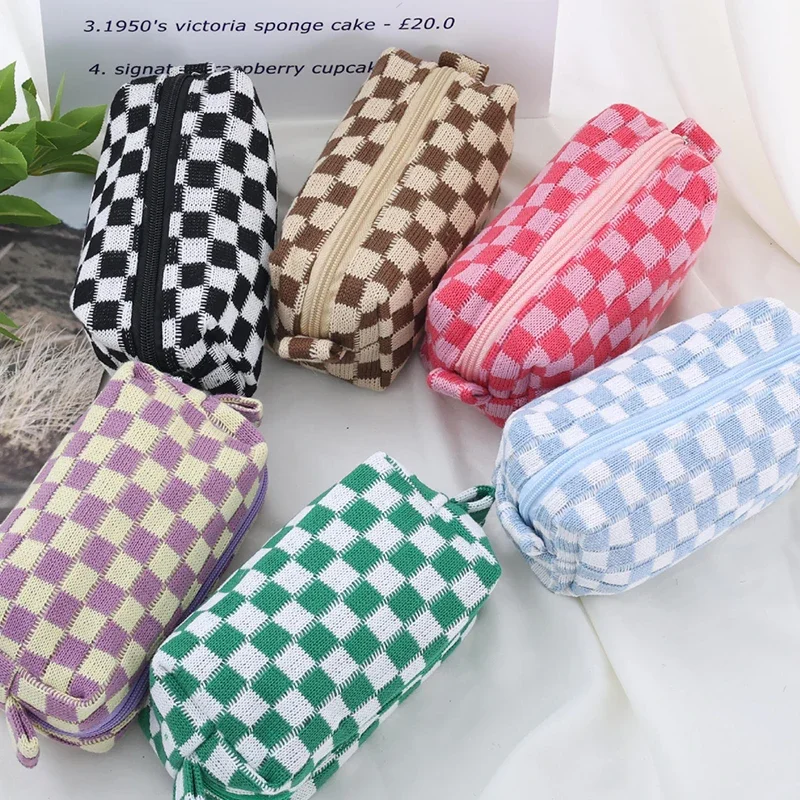 Checkerboard Knitted Pencil case Contrast Woolen Grid Large Capacity Woman Portable Storage Bag Makeup Bag Travel Wash Bag