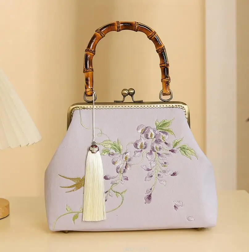 Traditional China Women Handbag Ancient Style Qipao Banquet Hand Bag Embroidery Luxury Ladies Handheld Small Square Designer Bag