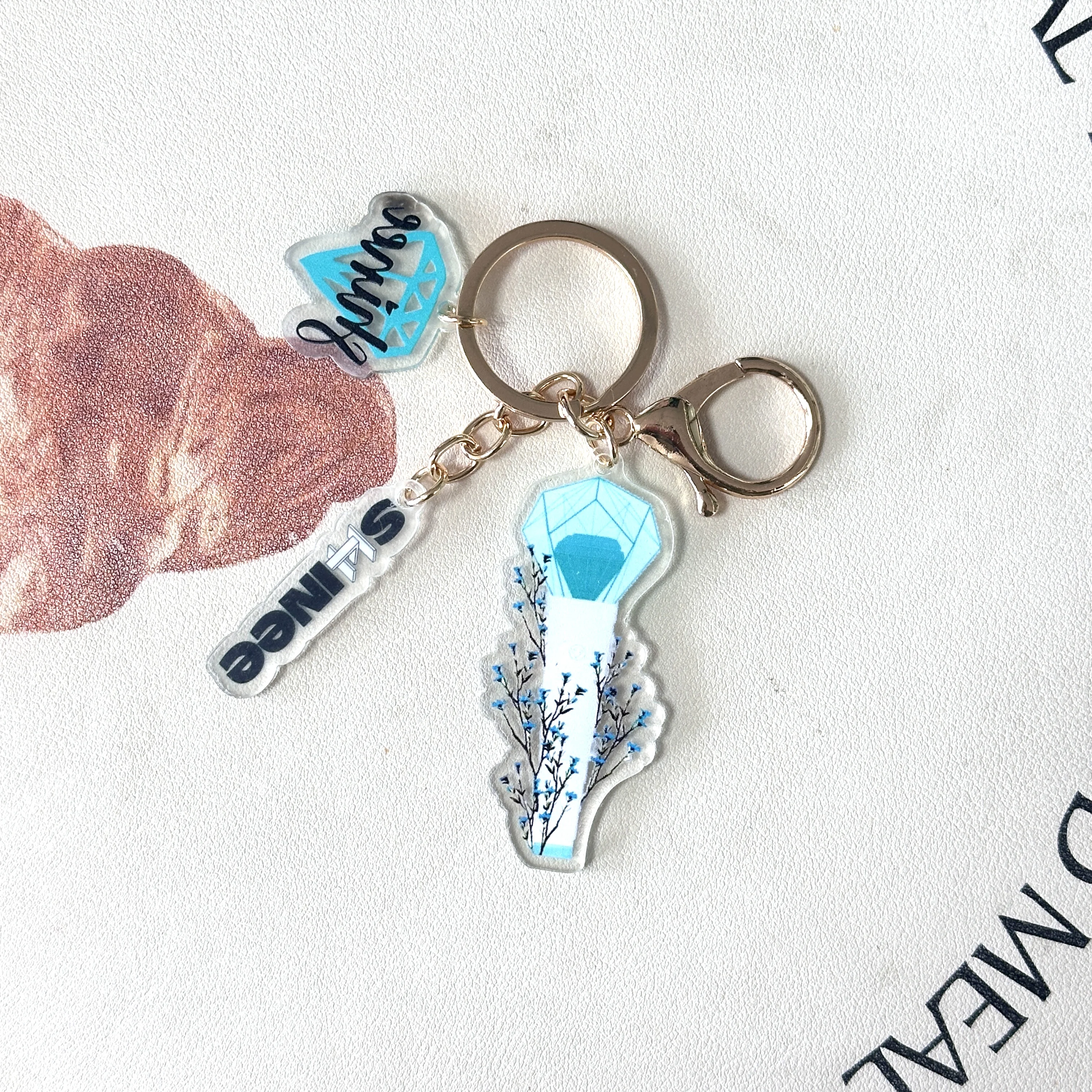 KPOP SHINee Light Stick брелок трехсекционный двусторонний ONew TaeMin акрил MinHo Kim Jonghyun брелок для ключей коллекции фанатов KPOP SHINee Light Stick брелок трехсекционный двусторонний ONew TaeMin акрил MinHo Kim Jonghyun брелок для ключей коллекции фанатов