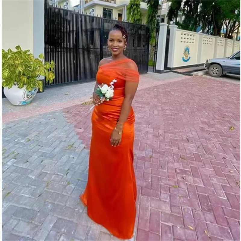 Orange One Shoulder Bridesband Dresses 2025 Satin Sleeveless Mermaid Floor-Length Sweep Train Wedding Party Dresses Customized