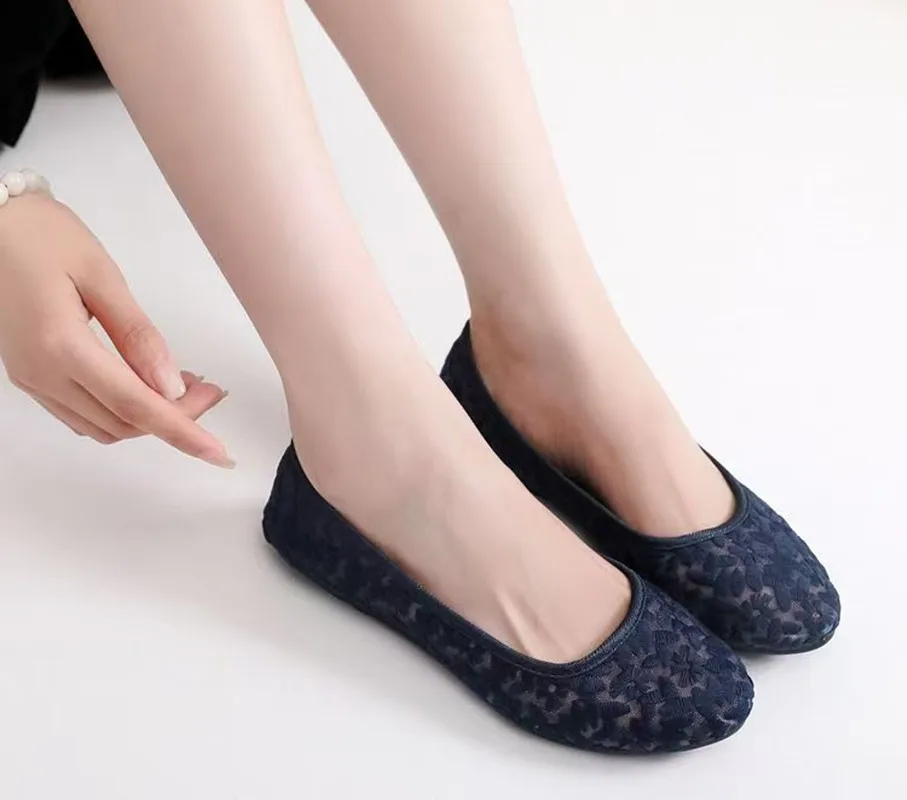 2025 Summer Beijing cloth shoes women fashion breathable hollow mesh shoes soft sole lightweight lace flat shoes