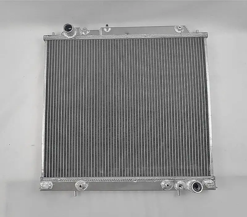 Aluminum Radiator for Mitsubishi Delica Space Gear 2.5L 2.8L 1994-2005 1995 1996 1997 1998 1999 2000 2001 2002 2003 2004