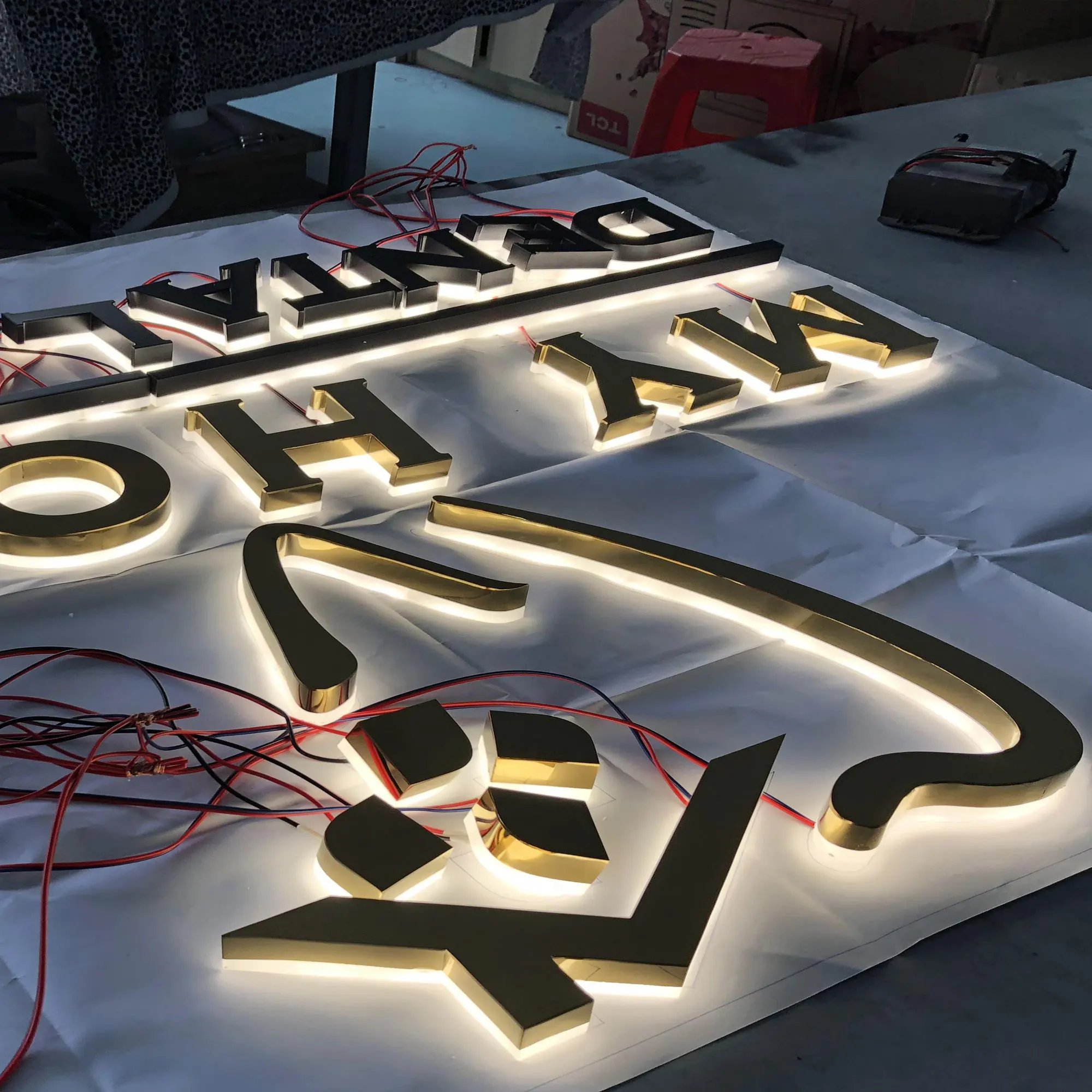 Factory Outlet Stainless steel led backlit lighted letters custom sign advertising products