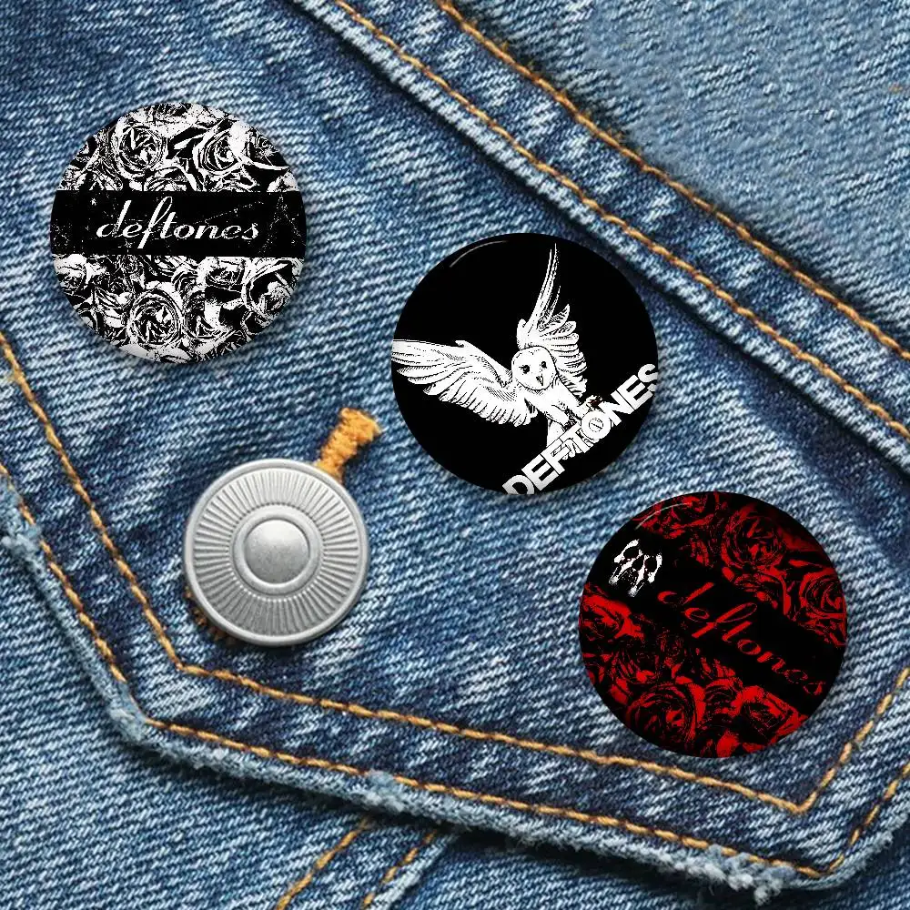 D-Deftones دبابيس جديدة دبوس زر ناعم مضحك سخيف Gnarpy على لوح التزلج ميمي شارة ألعاب جمع الهدايا